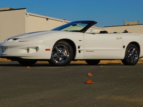 Used 2002 Pontiac Firebird image 8
