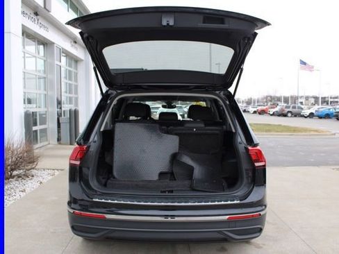 Certified 2023 Volkswagen Tiguan SE image 8