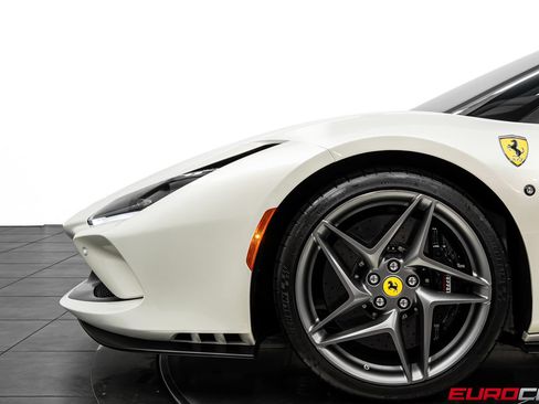 Used 2023 Ferrari F8 Tributo RWD image 17