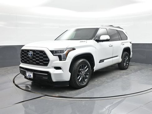 Used 2023 Toyota Sequoia Platinum AWD/4WD image 26