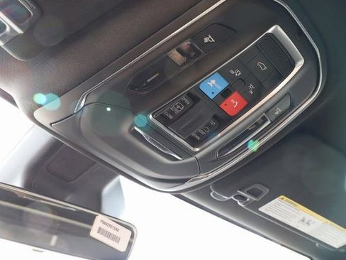 New 2025 Jeep Grand Cherokee Altitude AWD/4WD image 36