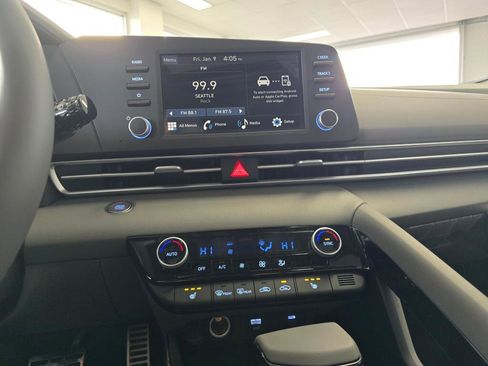 New 2026 Hyundai Elantra SEL Sport image 24