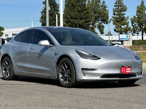 Used 2018 Tesla Model 3 Long Range image 9