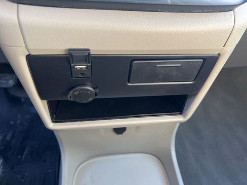 Used 2019 Toyota Sienna LE image 49