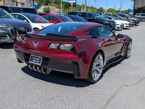 Used 2016 Chevrolet Corvette Z06 w/ 3LZ Preferred Equipment Group RWD image 5