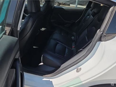 Used 2020 Tesla Model 3 Standard Range Plus RWD image 10