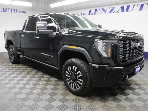 Used 2026 GMC Sierra 3500 Denali Ultimate AWD/4WD image 3