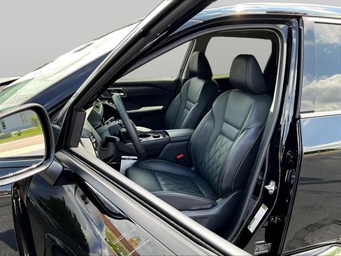 Certified 2026 Nissan Rogue Platinum w/ Platinum Premium Package AWD/4WD image 24