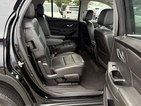 Used 2020 Chevrolet Traverse LT FWD image 12