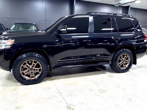 Used 2018 Toyota Land Cruiser w/ Carpet Mat Package AWD/4WD image 13