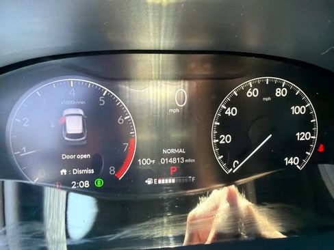 Used 2024 Honda HR-V Sport image 11