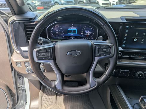 Used 2024 Chevrolet Silverado 1500 LT Trail Boss w/ Convenience Package II AWD/4WD image 16