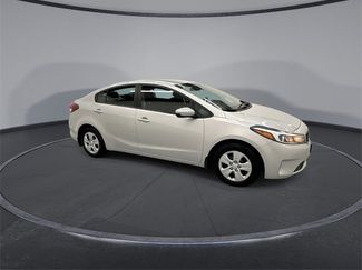 Used 2018 Kia Forte LX video 2