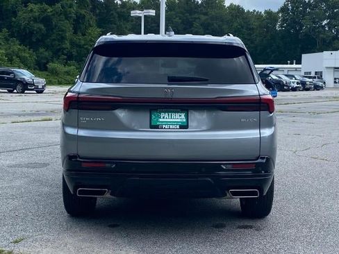 Used 2025 Buick Enclave Sport Touring w/ Power Package AWD/4WD image 4