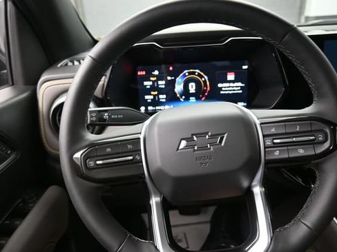 Used 2026 Chevrolet Colorado ZR2 AWD/4WD image 8