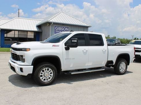 Used 2025 Chevrolet Silverado 2500 LT AWD/4WD image 5