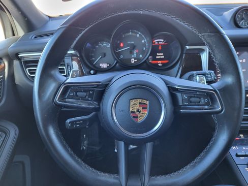 Used 2022 Porsche Macan image 9
