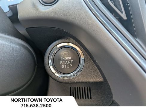 Used 2024 Subaru Crosstrek 2.5i Limited AWD/4WD image 19