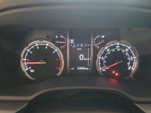 Used 2023 Toyota 4Runner TRD Off-Road Premium w/ Off Road Premium Plus Package AWD/4WD image 15