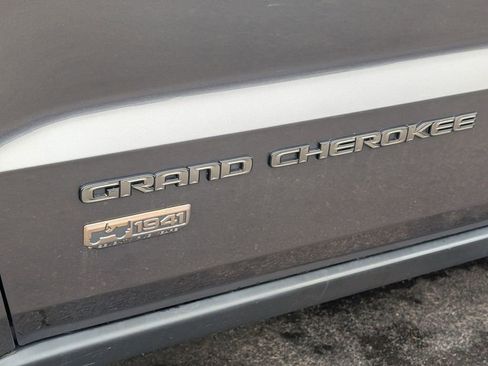 Used 2016 Jeep Grand Cherokee Laredo 75th Anniversary image 12