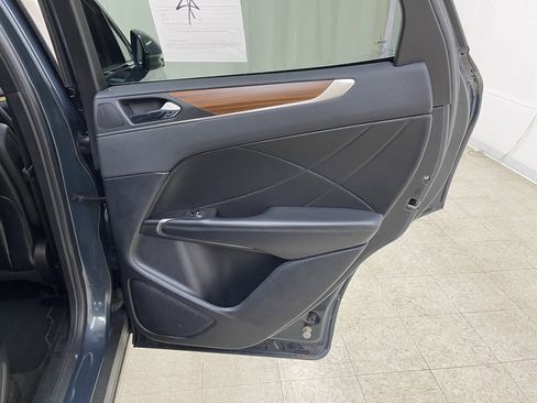 Used 2019 Lincoln MKC Select w/ Select Plus Package image 11