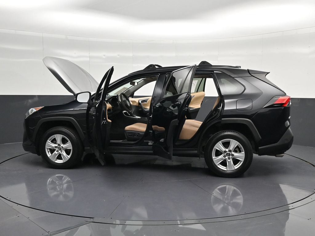 Used 2020 Toyota RAV4 XLE w/ Convenience Package FWD image 41