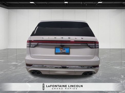 Certified 2023 Lincoln Aviator Black Label w/ Dynamic Handling Package image 4
