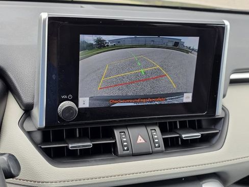 Used 2023 Toyota RAV4 XLE Premium FWD image 15