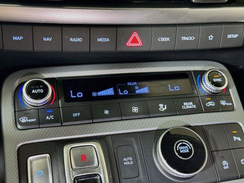 Used 2025 Hyundai Palisade SEL FWD image 14