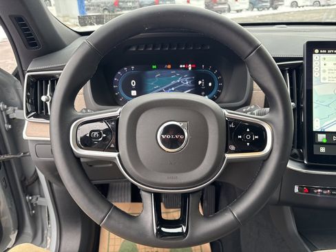 Certified 2025 Volvo XC90 B6 Plus image 23