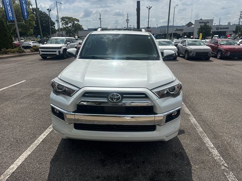 Used 2024 Toyota 4Runner Limited AWD/4WD image 2