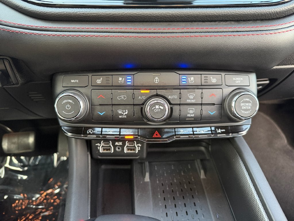 Used 2025 Dodge Durango GT AWD/4WD image 33