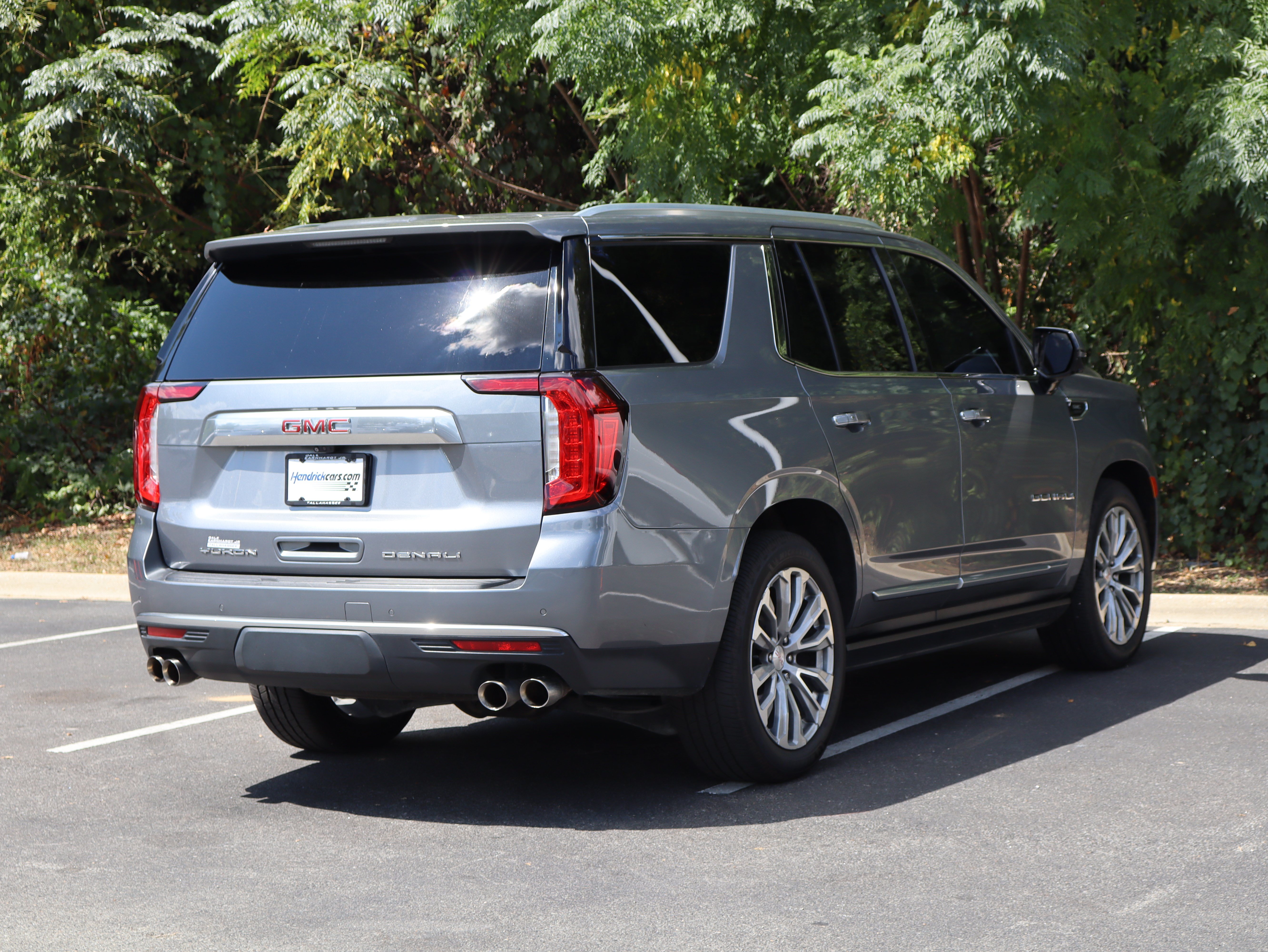 Used 2021 GMC Yukon Denali w/ Denali Ultimate Package AWD/4WD image 10