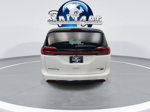 New 2026 Chrysler Pacifica Limited w/ S Appearance Package image 8