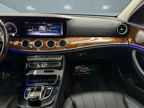 Certified 2018 Mercedes-Benz E 300 4MATIC image 29