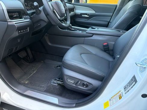 Used 2026 Toyota Grand Highlander AWD Hybrid image 9