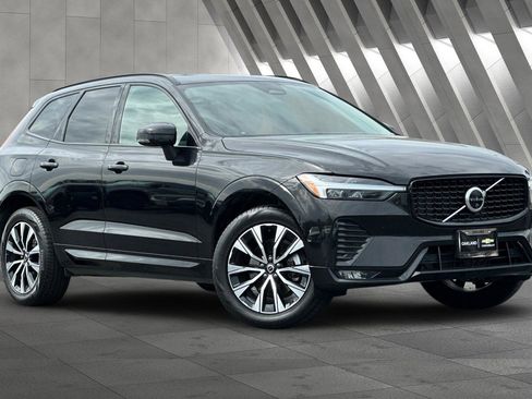 Used 2025 Volvo XC60 B5 Plus image 2