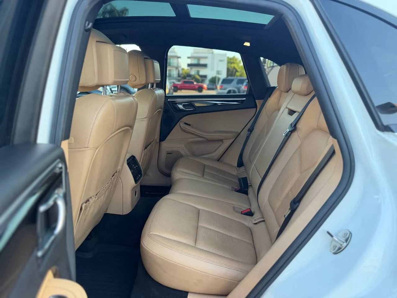 Used 2017 Porsche Macan AWD/4WD image 30