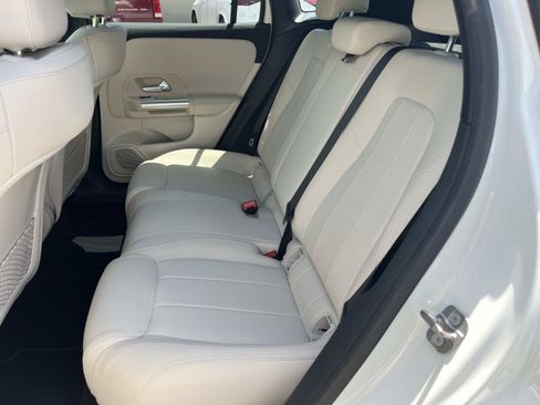 Certified 2025 Mercedes-Benz GLA 250 image 19