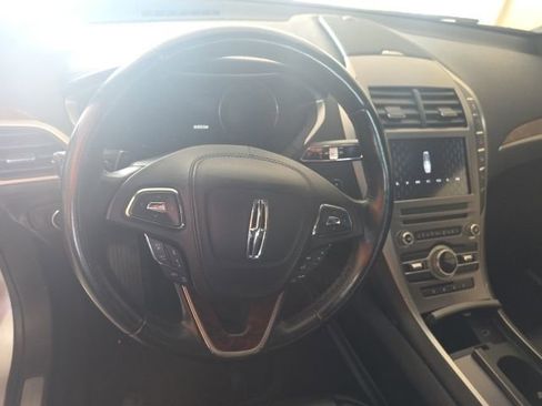 Used 2019 Lincoln MKZ Reserve image 9