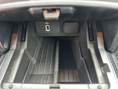 Used 2017 Ford Explorer XLT w/ XLT Technology Feature Bundle image 27