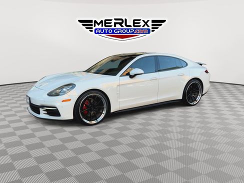 Used 2018 Porsche Panamera RWD image 4