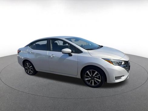 Used 2025 Nissan Versa SV FWD image 2