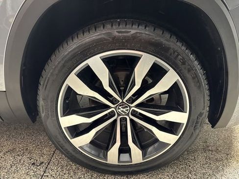 Used 2021 Volkswagen Atlas SEL Premium AWD/4WD image 30