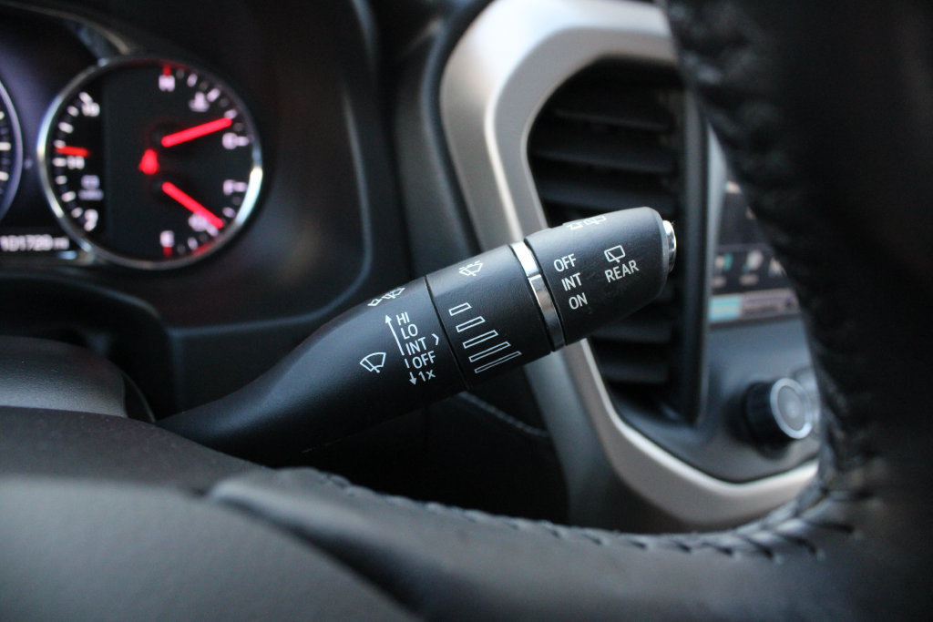 Used 2019 GMC Acadia Denali AWD/4WD image 16