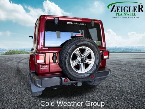 Used 2022 Jeep Wrangler Unlimited Sahara w/ Dual Top Group AWD/4WD image 4