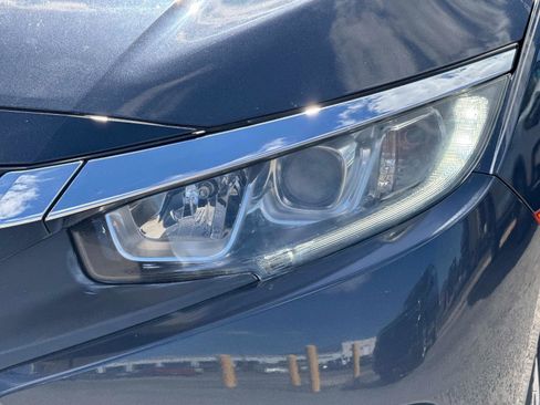 Certified 2018 Honda Civic EX image 10