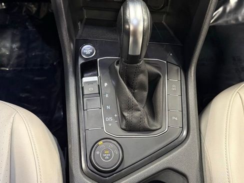 Used 2020 Volkswagen Tiguan SEL image 31