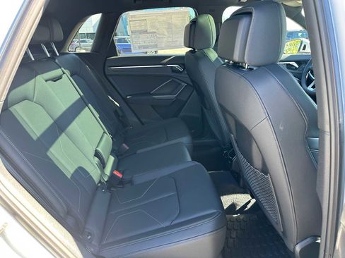 New 2025 Audi Q3 2.0T Premium image 12