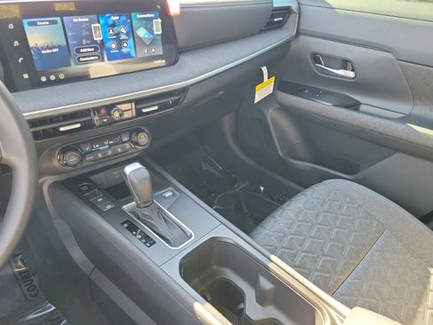 New 2026 Nissan Kicks SV image 30